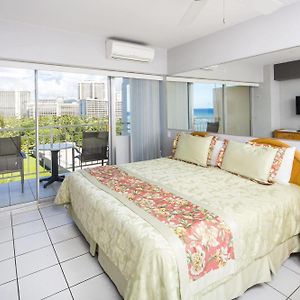 Studio Deluxe Ocean View Room